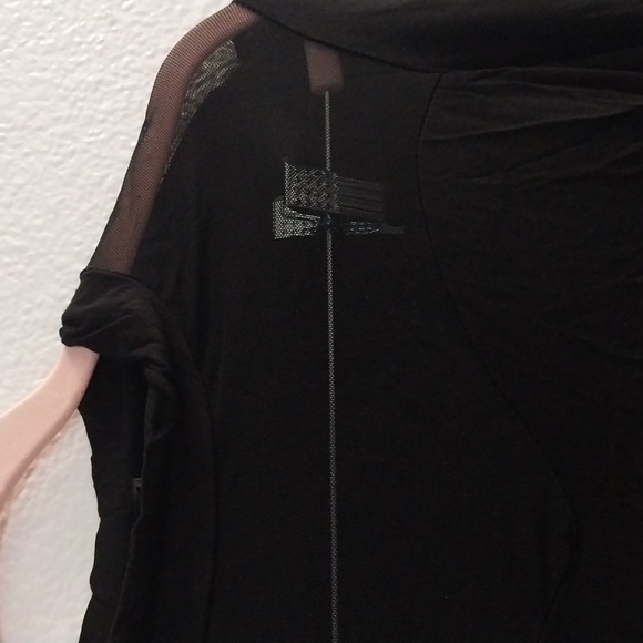 Top - Picture 3 of 3